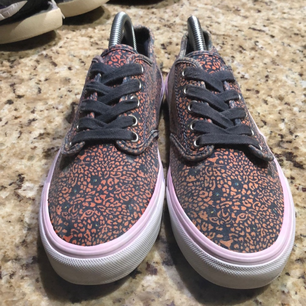 Vans - Picture 3 of 8